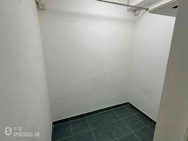 Wan Chai - Phoenix Court 07