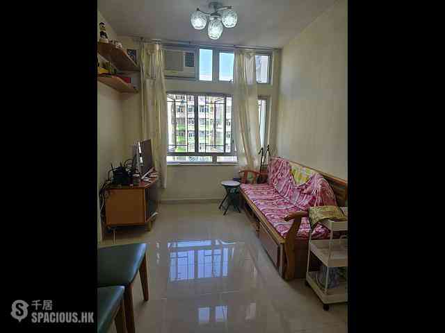 Shau Kei Wan - Tung Shing Court 06