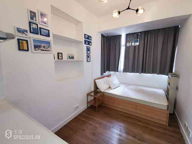 Sai Ying Pun - 114-116, First Street 04