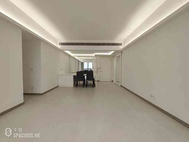 Wan Chai - Convention Plaza Apartments 01