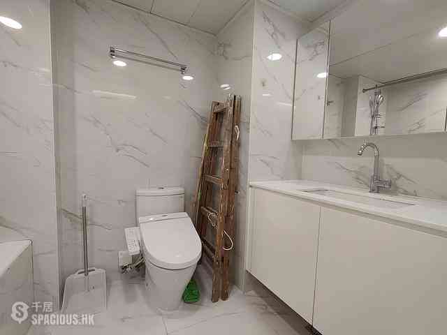 Wan Chai - Convention Plaza Apartments 03