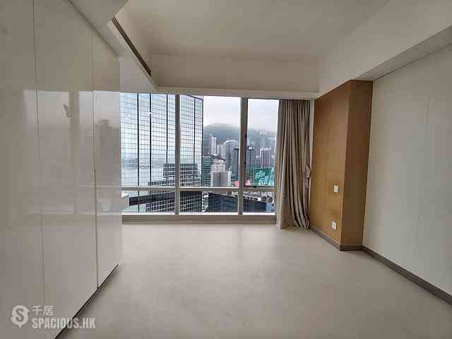 Wan Chai - Convention Plaza Apartments 04