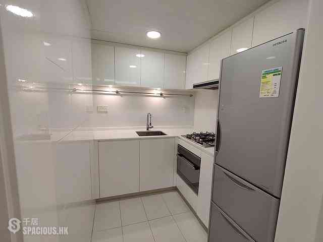 Wan Chai - Convention Plaza Apartments 09