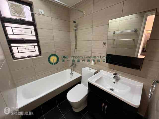 Mid Levels Central - Elegant Terrace 05