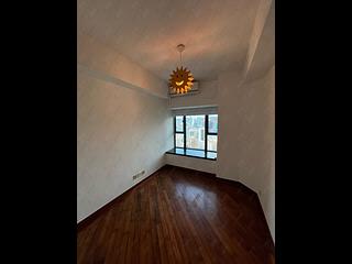 Mid Levels West - 80 Robinson Road 17
