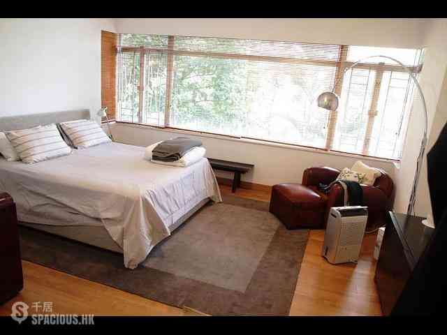 Mid Levels Central - Brewin Court 09