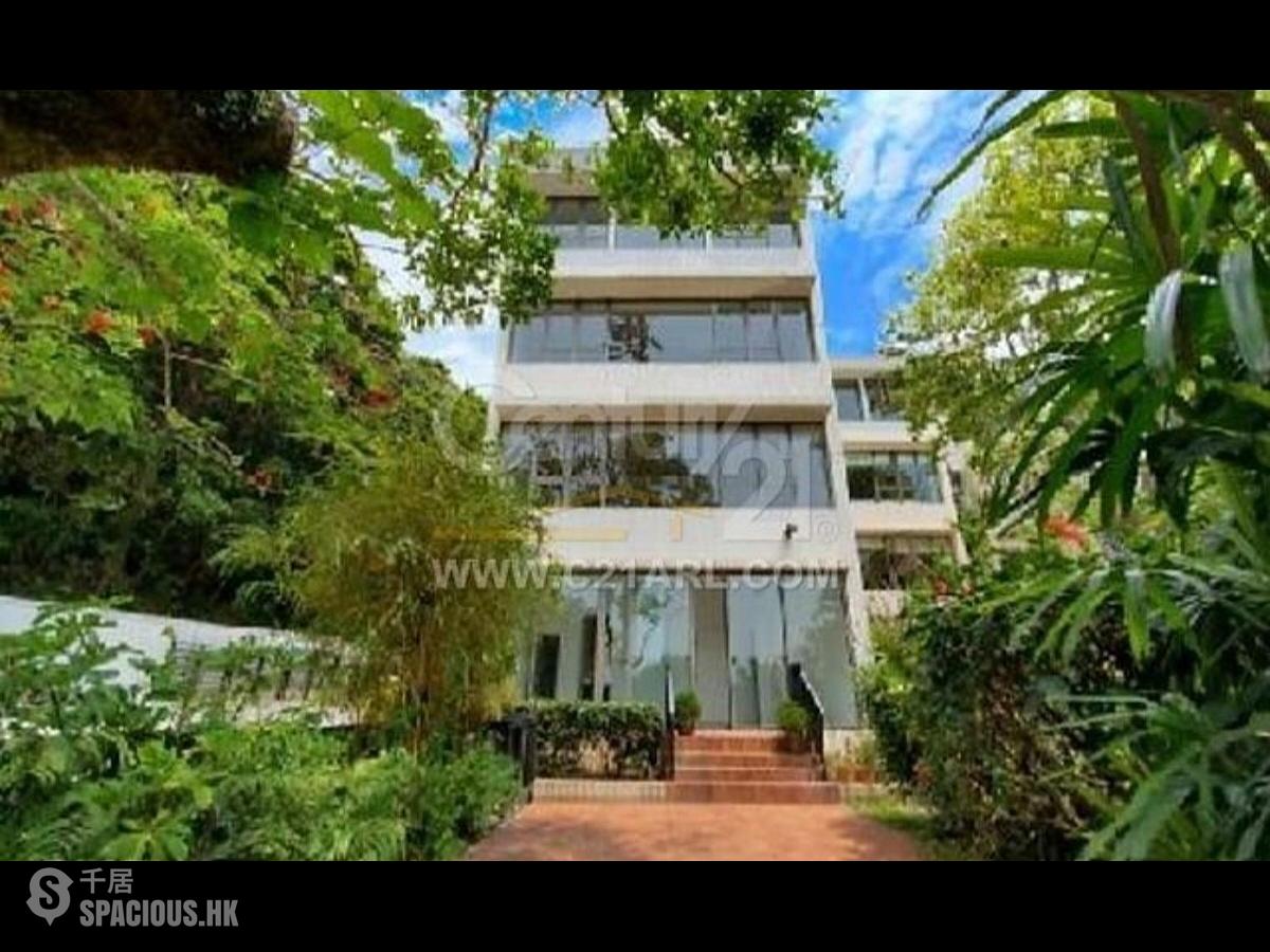The Peak - Mount Austin Estate 01