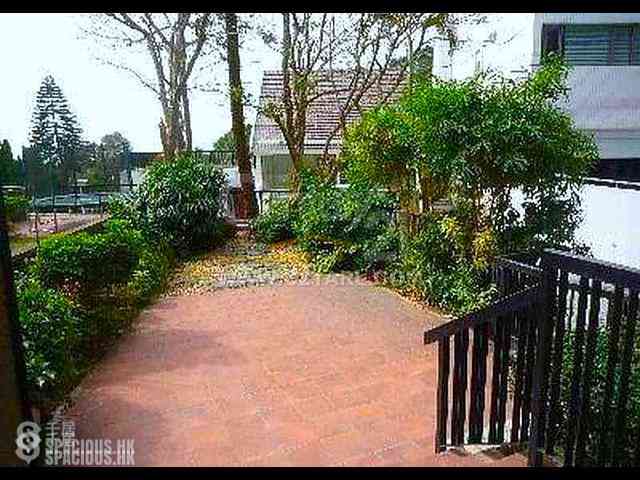 The Peak - Mount Austin Estate 02