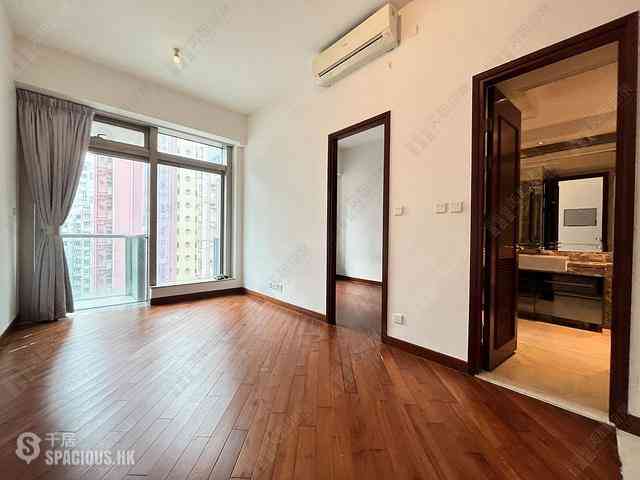 Wan Chai - The Avenue 01