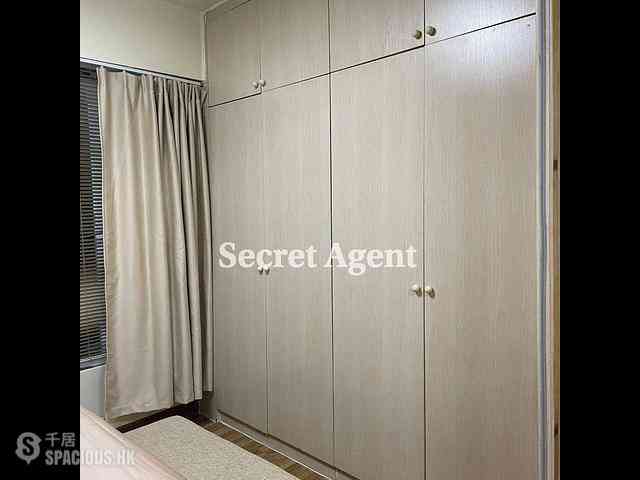 Sheung Wan - 185, Wing Lok Street 05