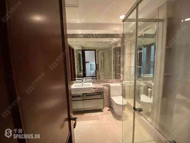 Wan Chai - The Avenue Phase 2 Block 2 03