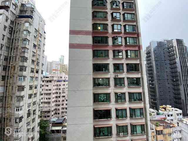 Wan Chai - The Avenue Phase 2 Block 2 05