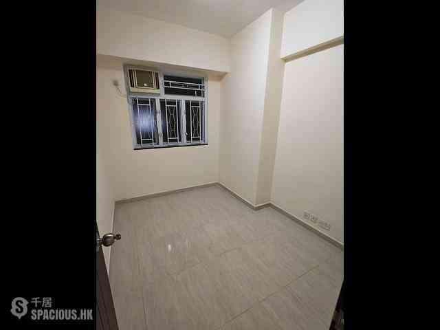 North Point - Metropole Building 06