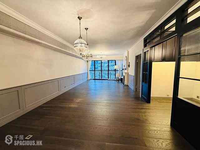 Mid Levels Central - Clovelly Court Block 2 01