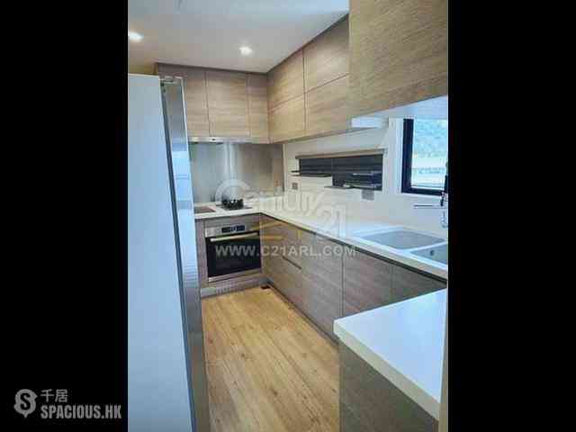 Mid Levels East - Bowen Place 05