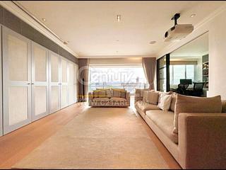 Stubbs Road - Evergreen Villa 02