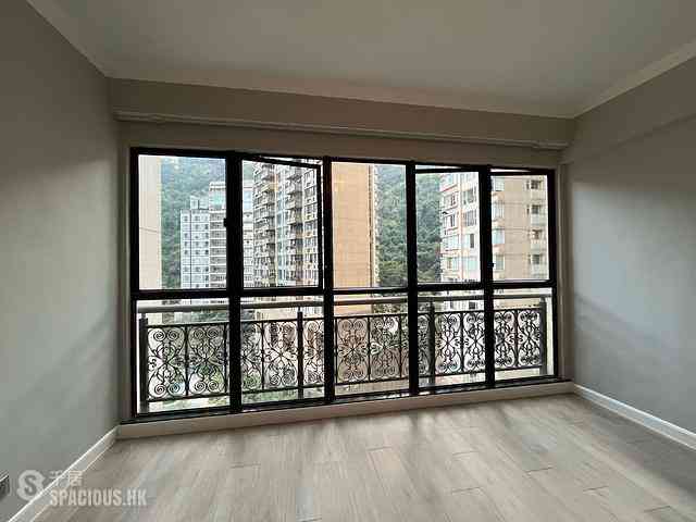 Mid Levels Central - Clovelly Court Block 2 01