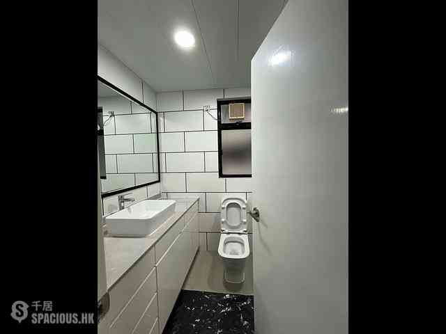 Mid Levels Central - Clovelly Court Block 2 05