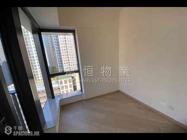 Shek Tong Tsui - Novum West 02