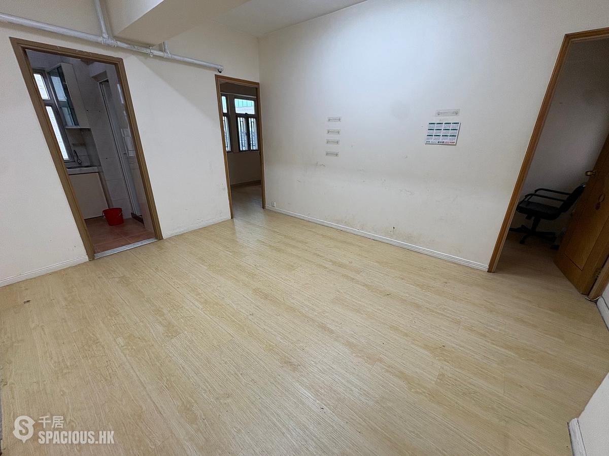 Sai Ying Pun - Tai Hing Building 01