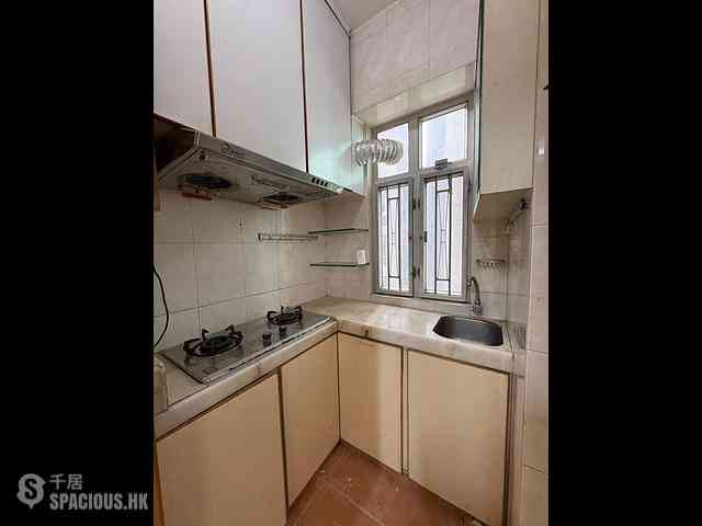 Sai Ying Pun - Tai Hing Building 04