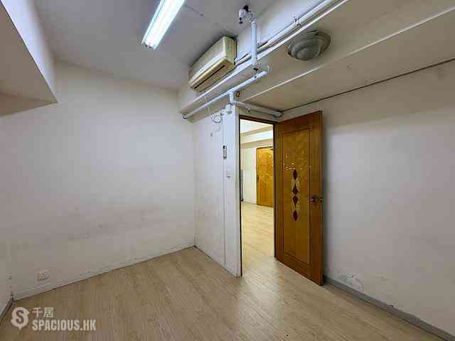 Sai Ying Pun - Tai Hing Building 05
