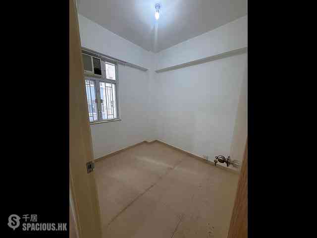 Sai Ying Pun - Hang Fuk Mansion 03