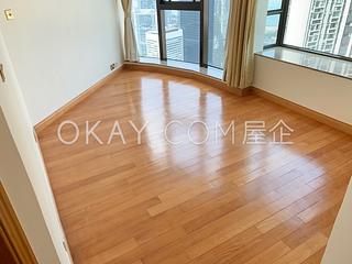Mid Levels Central - Fairlane Tower 06