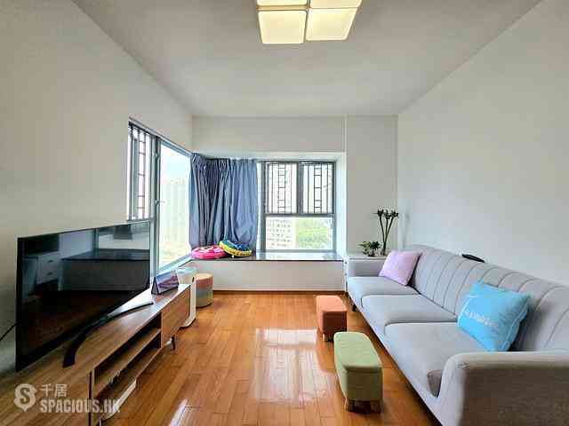 Tung Chung - Seaview Crescent 01