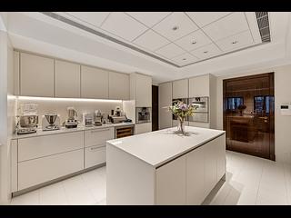 Mid Levels Central - Grenville House 24