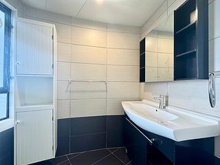 Mid Levels Central - Birchwood Place 09