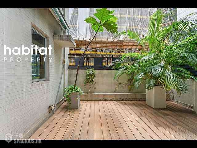 Mid Levels Central - Windsor Court 03