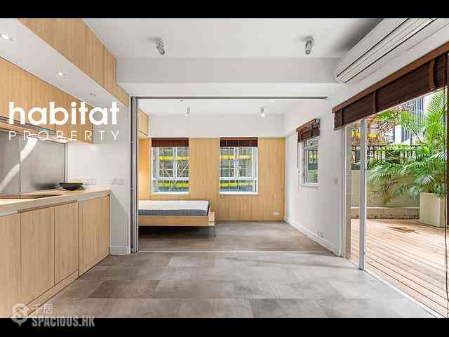 Mid Levels Central - Windsor Court 06