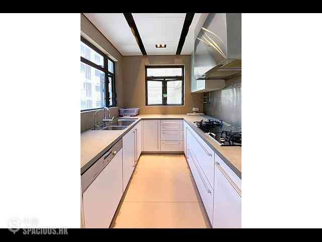 Mid Levels Central - Tavistock II 09