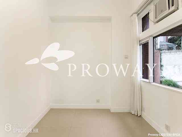 Chung Hom Kok - Cypresswaver Villas Block C 08