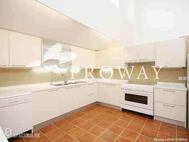 The Peak - Strawberry Hill 12