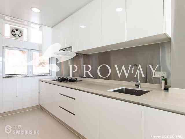 Chung Hom Kok - Cypresswaver Villas Block C 10