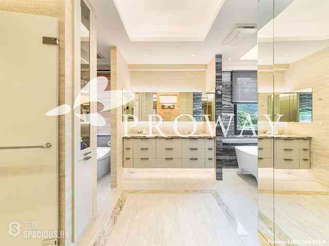 Chung Hom Kok - Pinewaver Villas 10