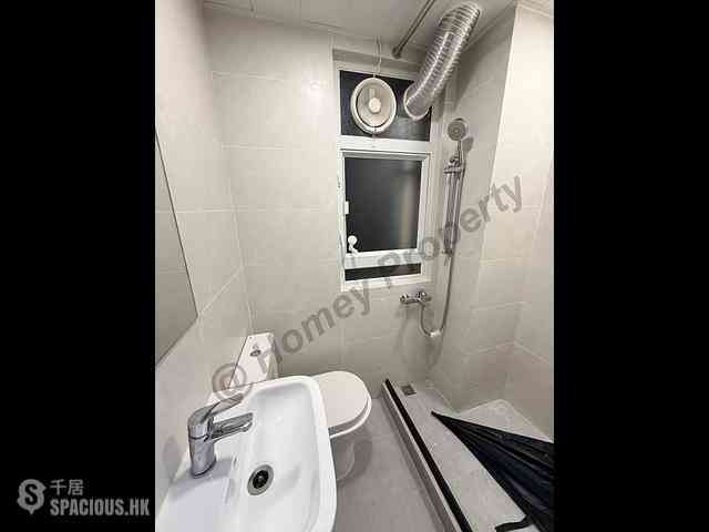 Causeway Bay - Po Wing Building Block 61-73 Lee Garden Road 08