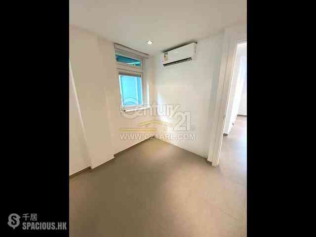 Causeway Bay - Hoi Deen Court 08