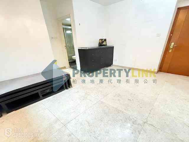 Sheung Wan - Queen's Terrace 02