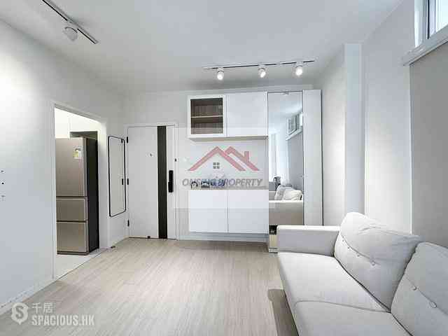 Shek Tong Tsui - Fortune Villa 01
