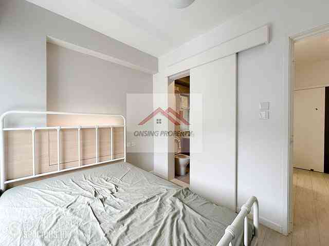 Shek Tong Tsui - Fortune Villa 05