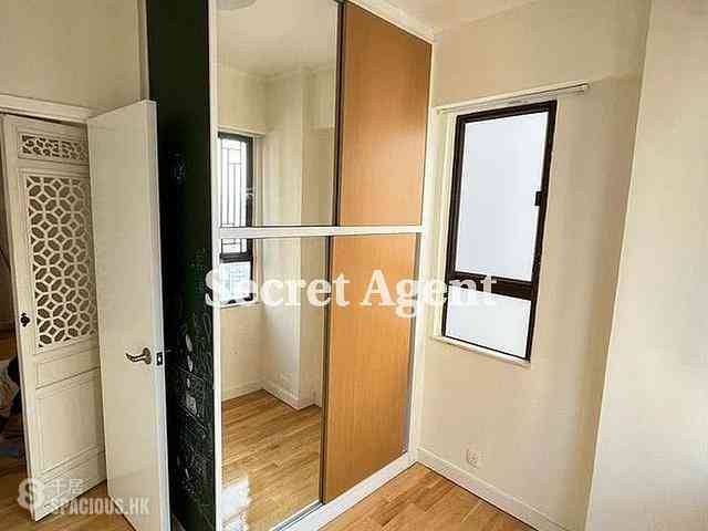 Sai Ying Pun - Golden Phoenix Court 05