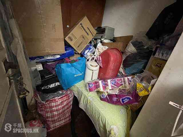 Wan Chai - Phoenix Court Block 3 11