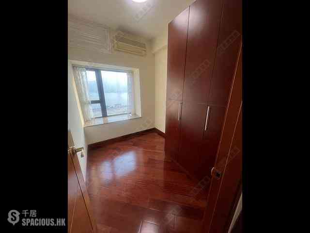 West Kowloon - The Arch Sky Tower (Block 1) 05