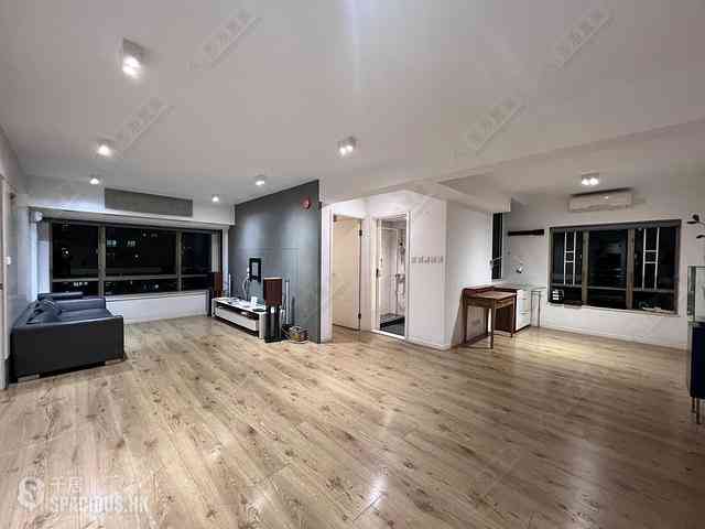 Yau Ma Tei - King'S Park Villa Block 7 02