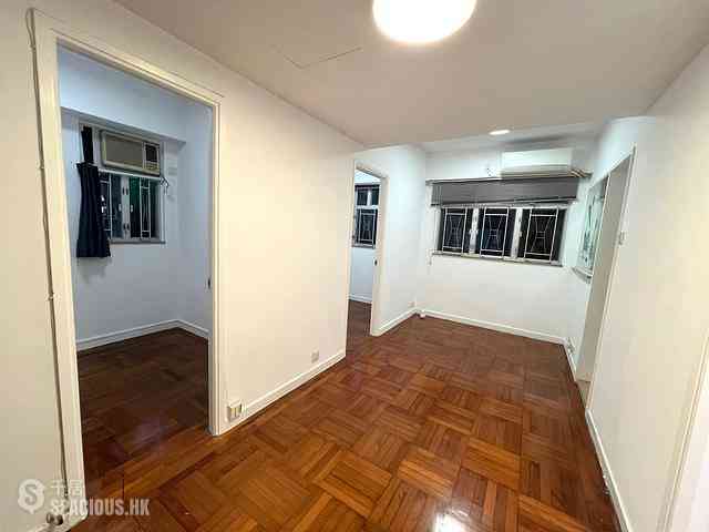 Wan Chai - Bo Fung Mansion 01