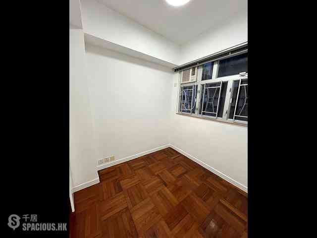 Wan Chai - Bo Fung Mansion 07
