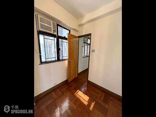 Wan Chai - Yen Men Building 07